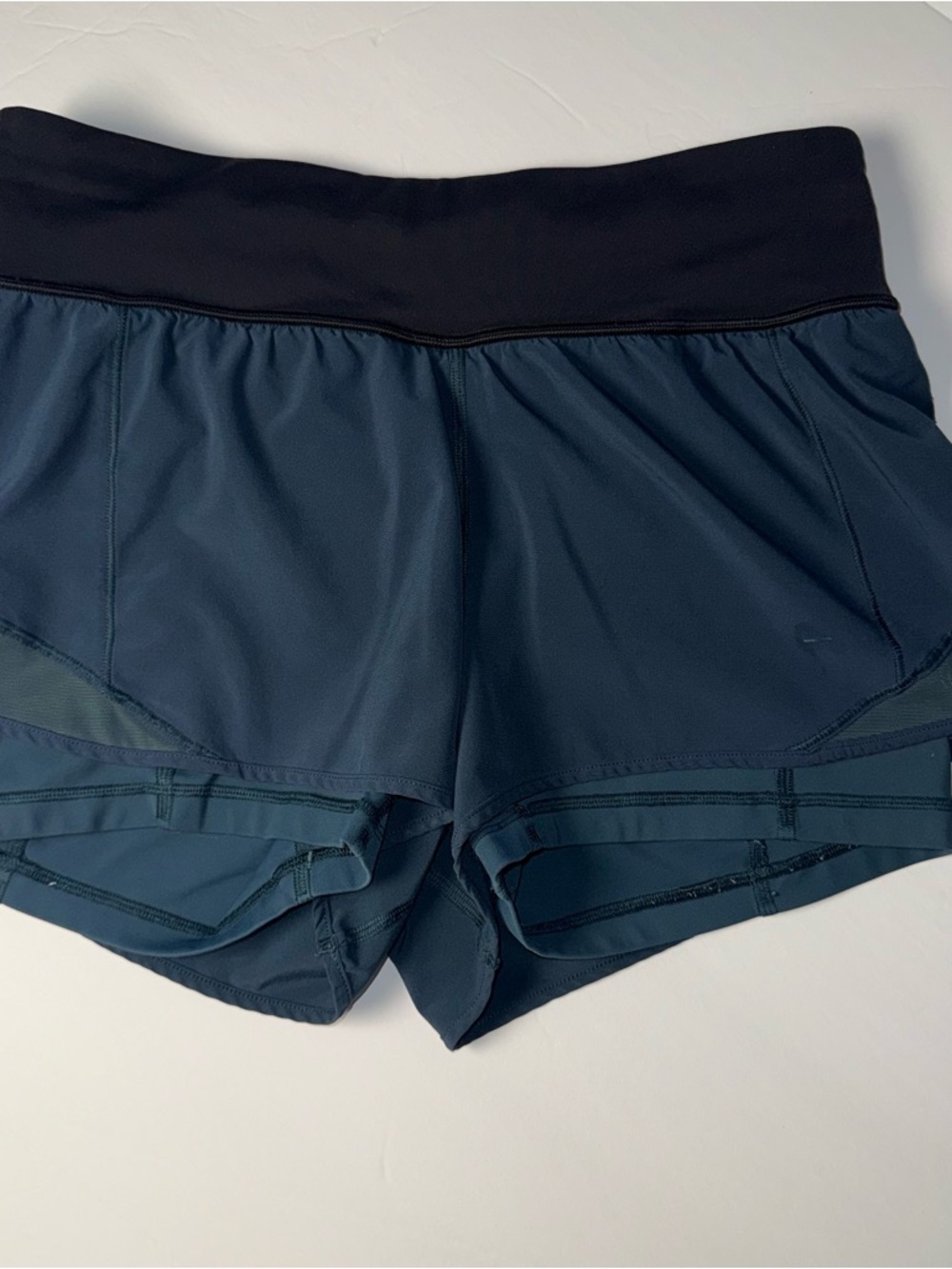 lululemon athletica Hotty Hot High-Rise Lined Shorts size4 bluish green